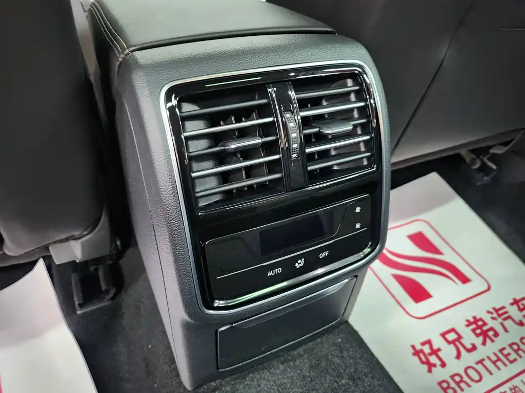 VOLKSWAGEN MAGOTAN 2023