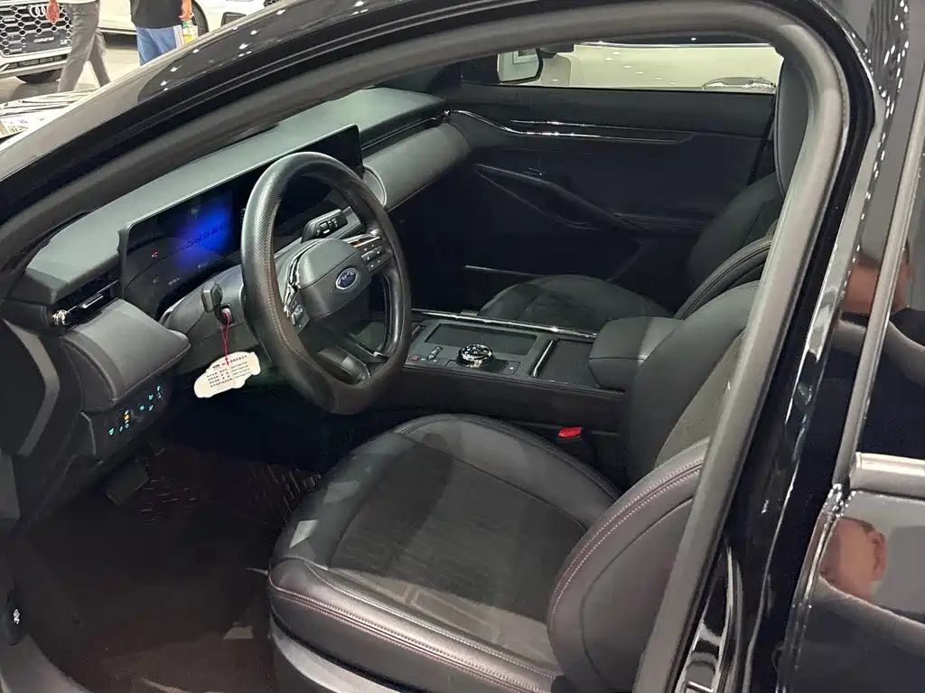 FORD MONDEO 2023