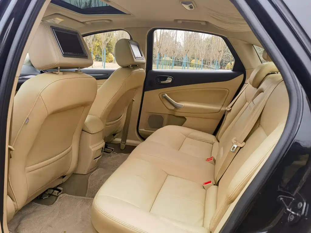 FORD MONDEO - WINNER 2010