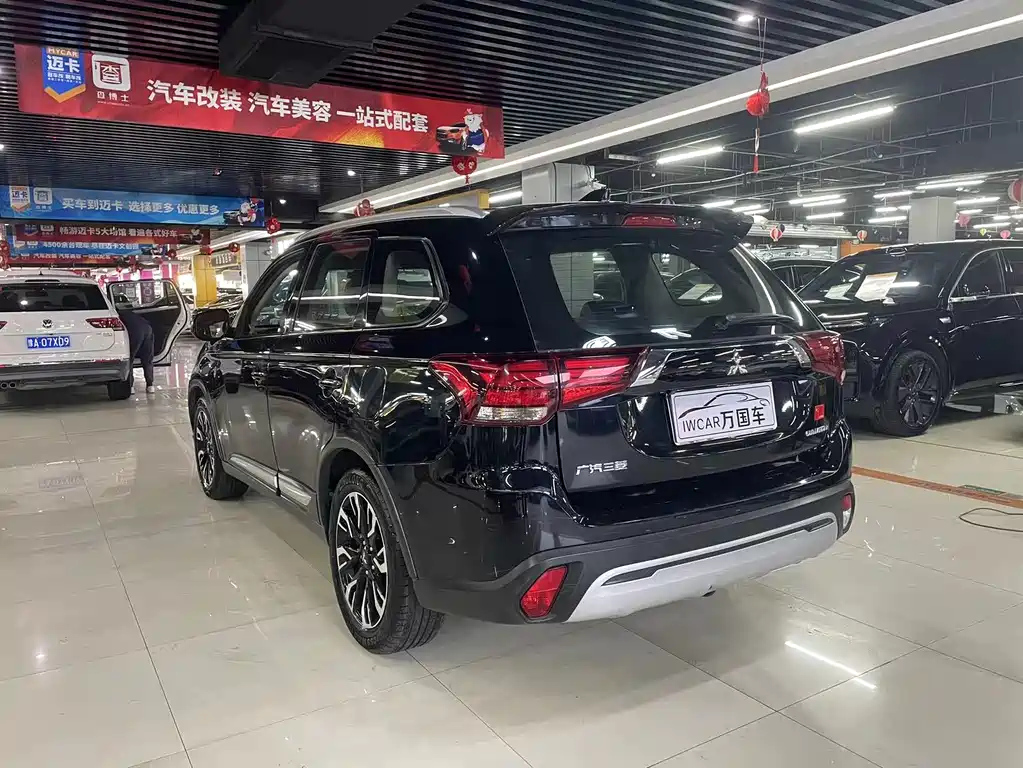 MITSUBISHI OUTLANDER 2019