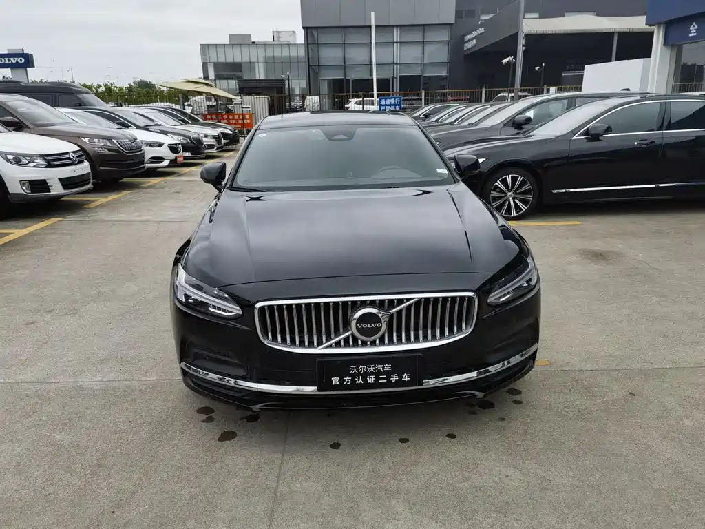 VOLVO S90 2023