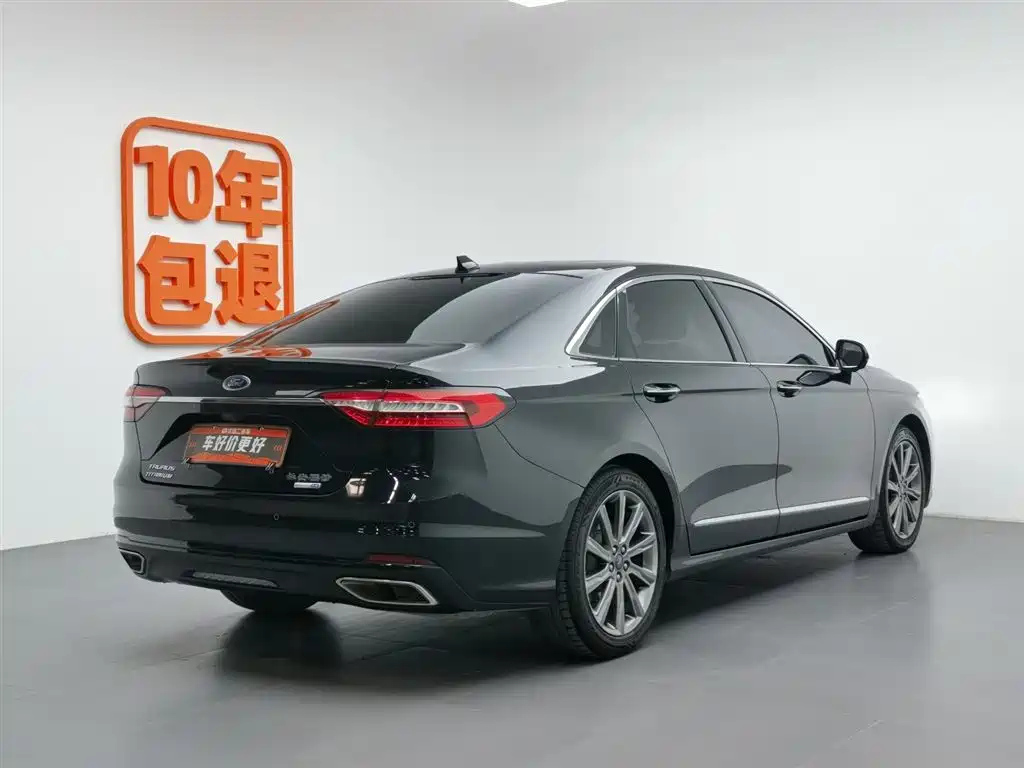 FORD TAURUS 2020