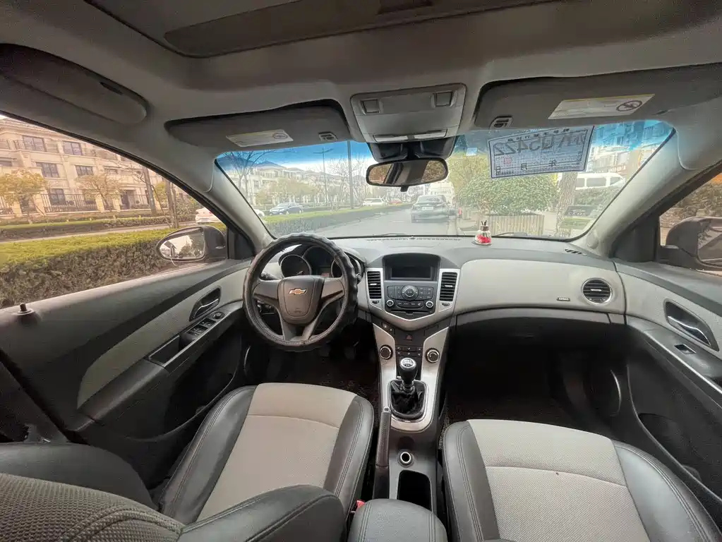CHEVROLET CRUZE 2011