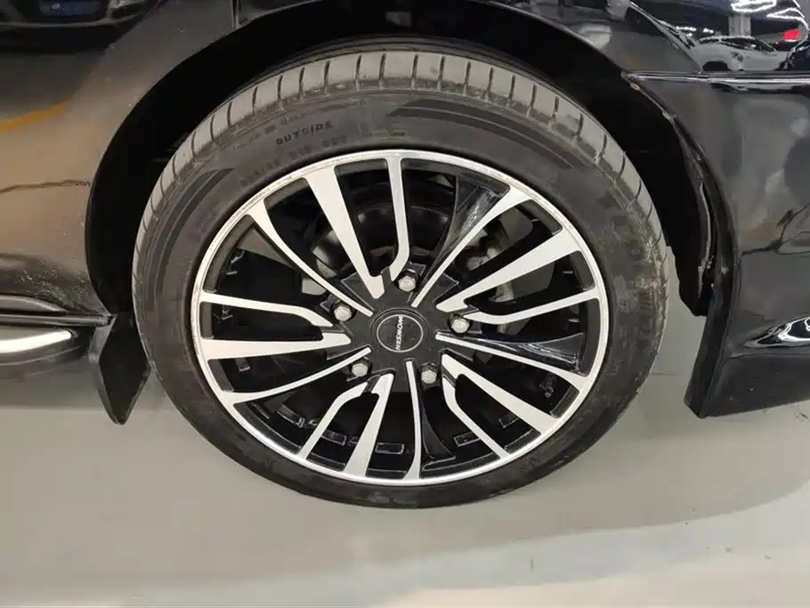 FORD TOUREO 2020