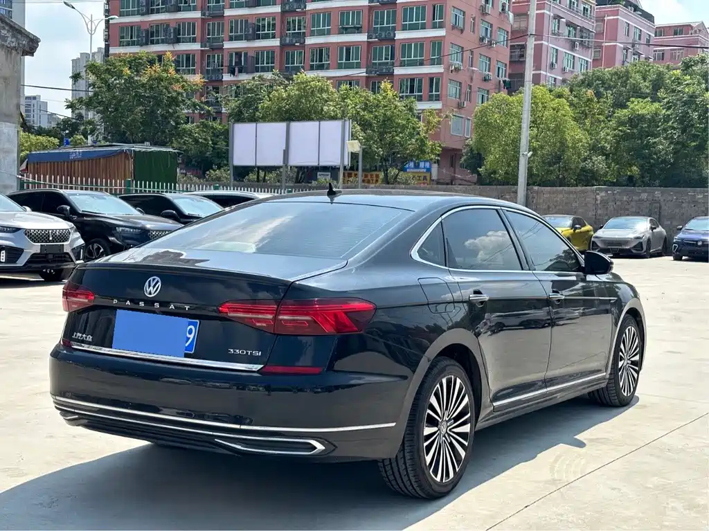 VOLKSWAGEN PASSAT 2021
