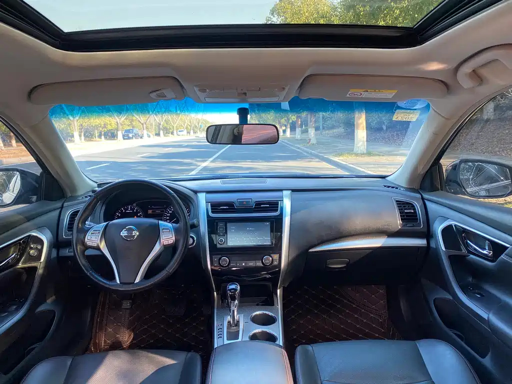 NISSAN TEANA 2017