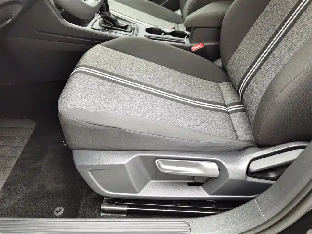 VOLKSWAGEN LAVIDA 2019