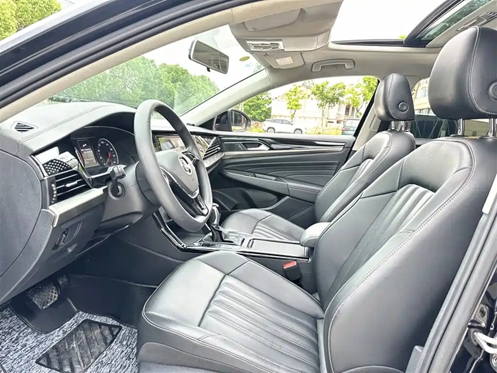 VOLKSWAGEN PASSAT 2020