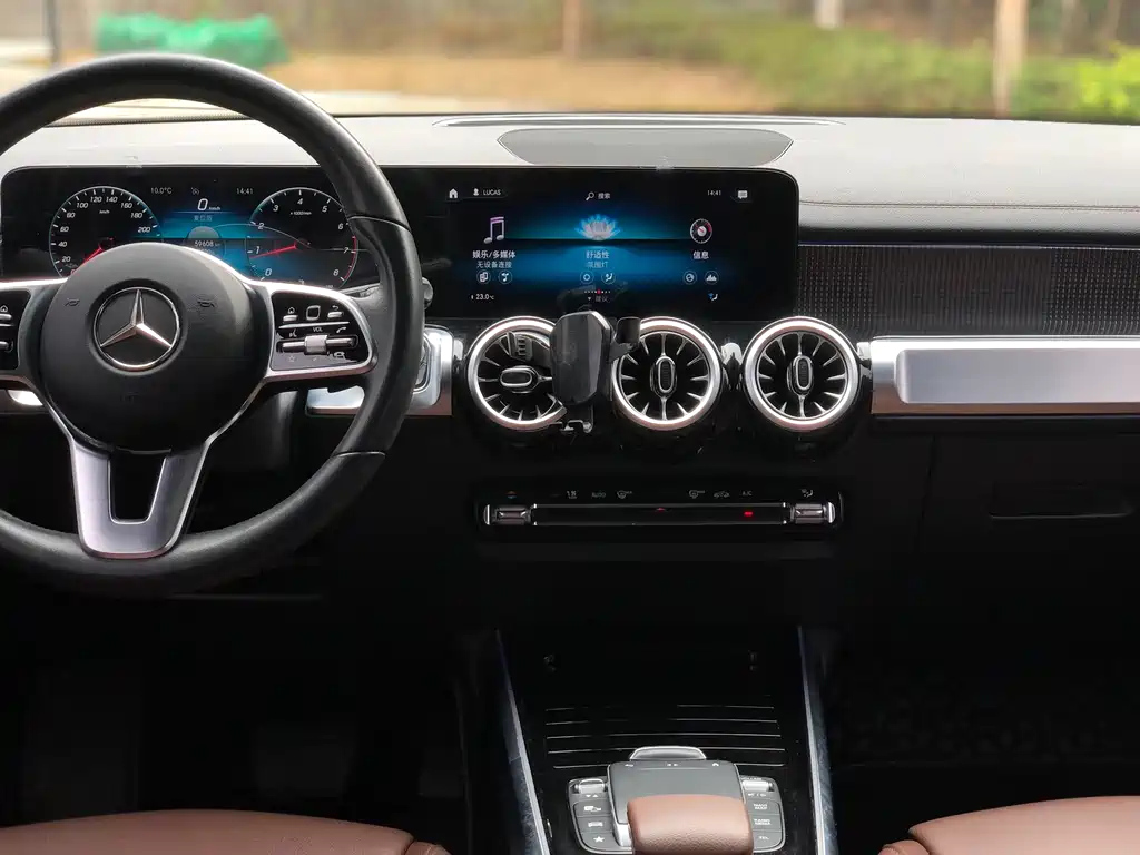 MERCEDES BENZ GLB 2021