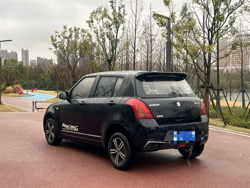 SUZUKI SWIFT 2013