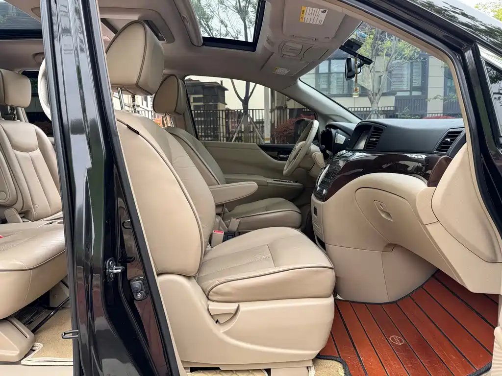 NISSAN QUEST 2014