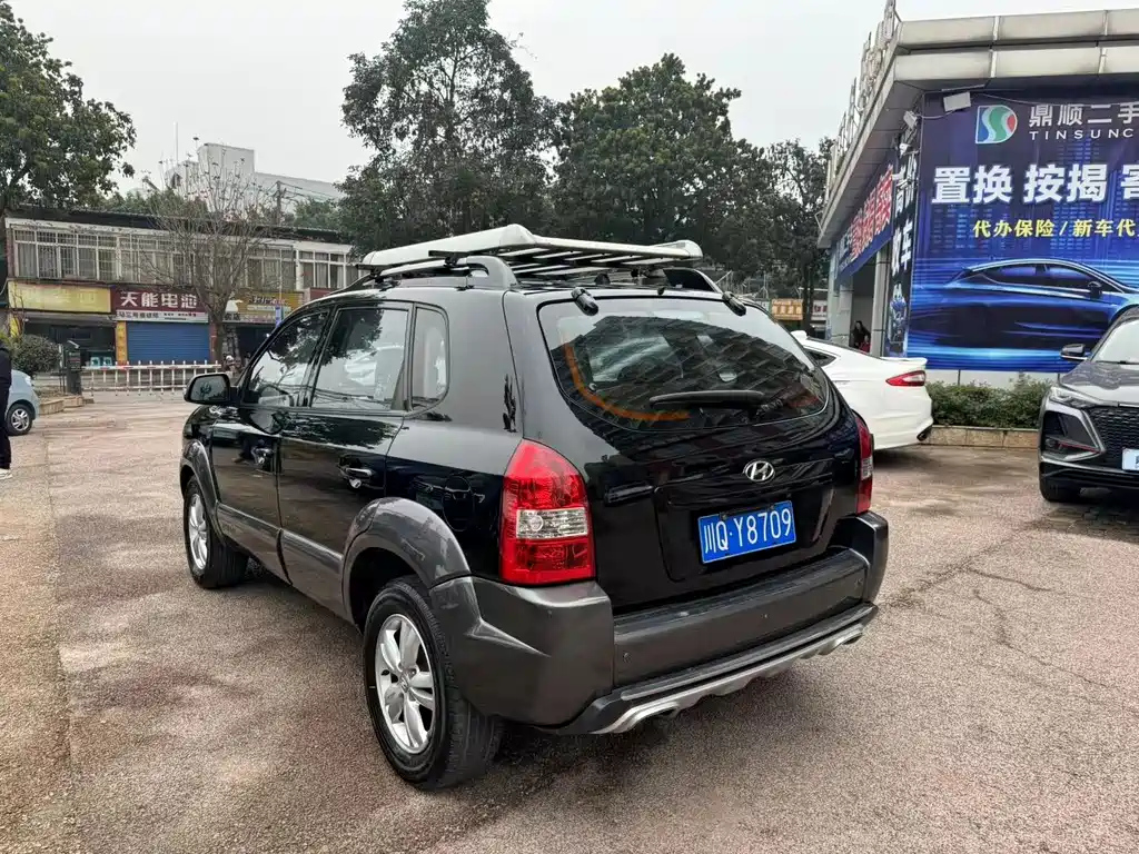 HYUNDAI TUCSON 2012