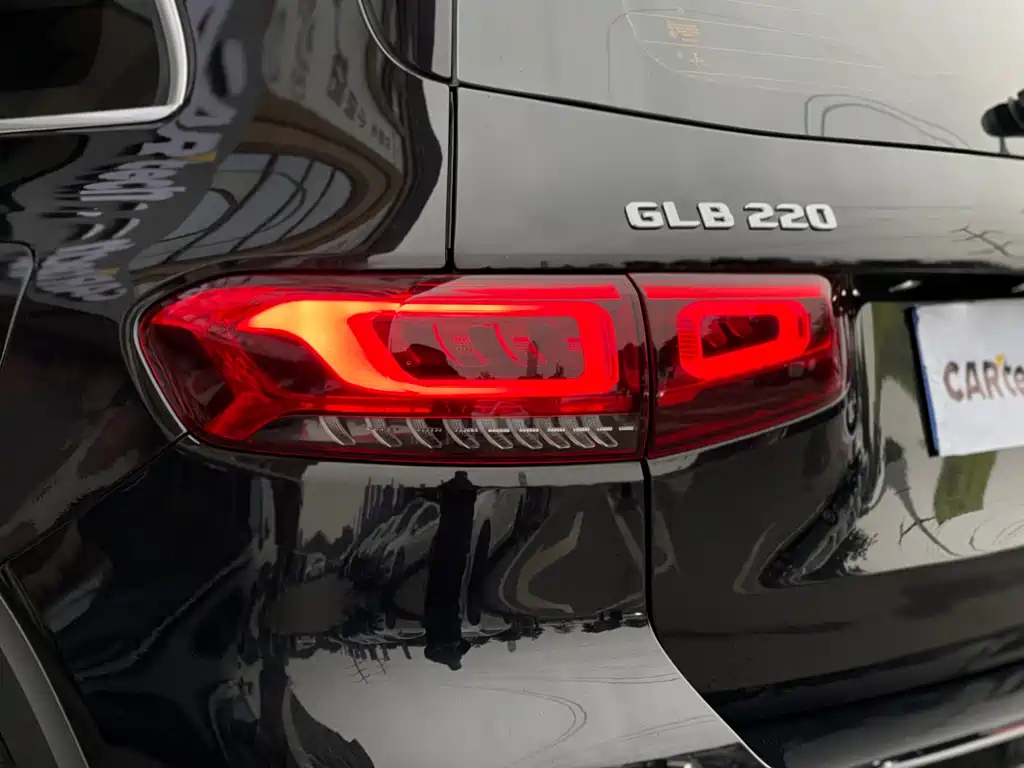 MERCEDES BENZ GLB 2022