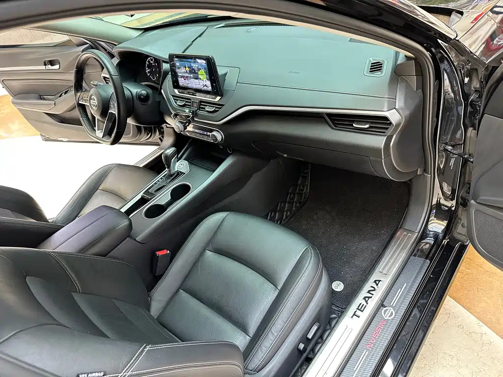 NISSAN TEANA 2020