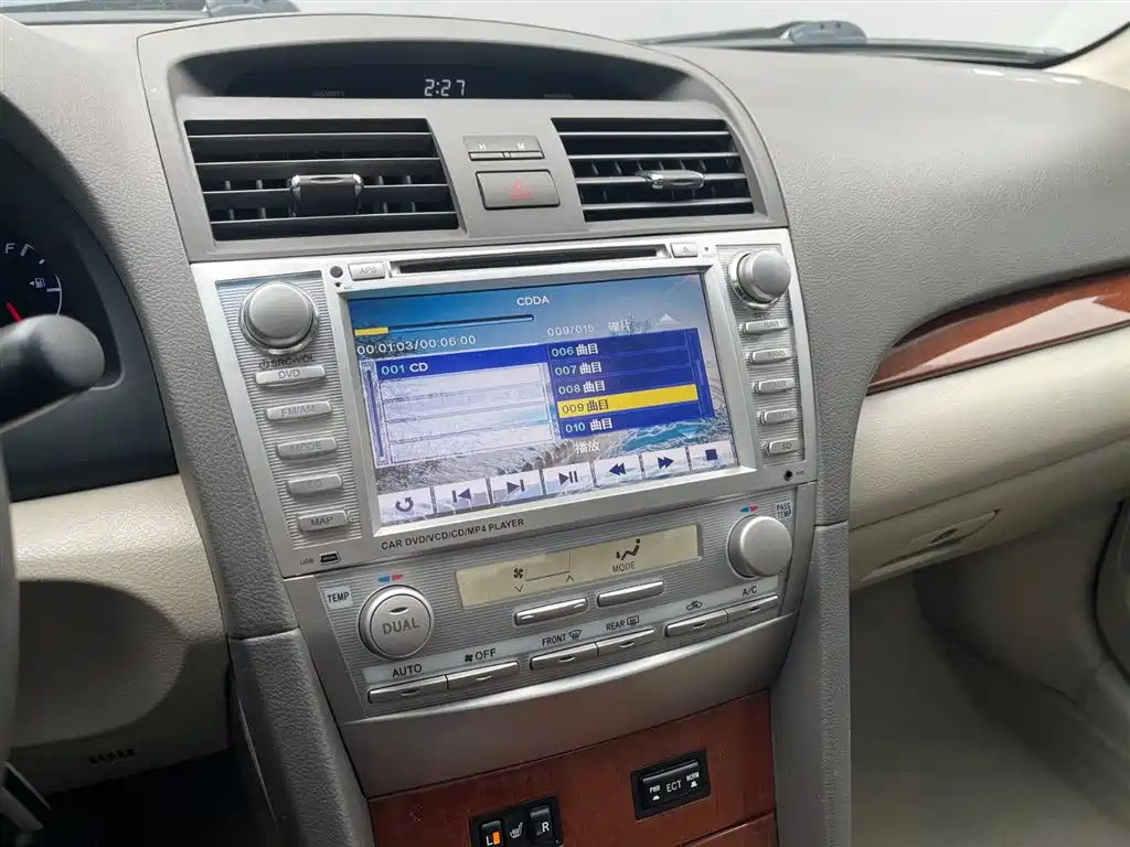 TOYOTA CAMRY 2015