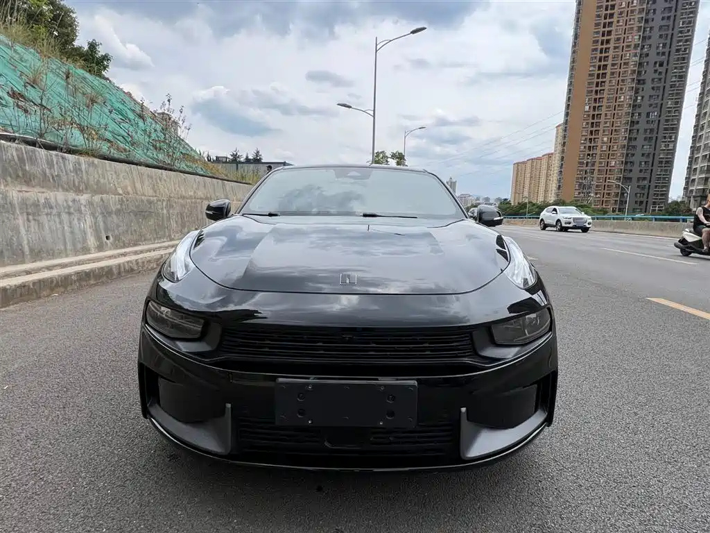 LYNK&CO 03 2020