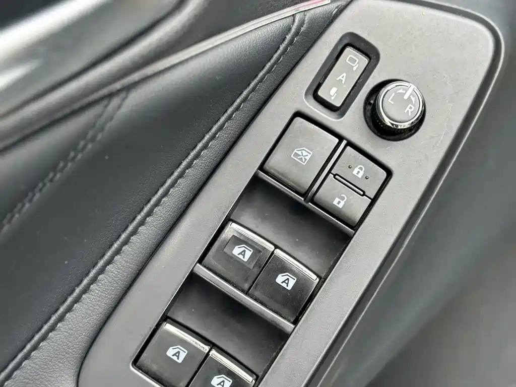 TOYOTA AVALON 2020