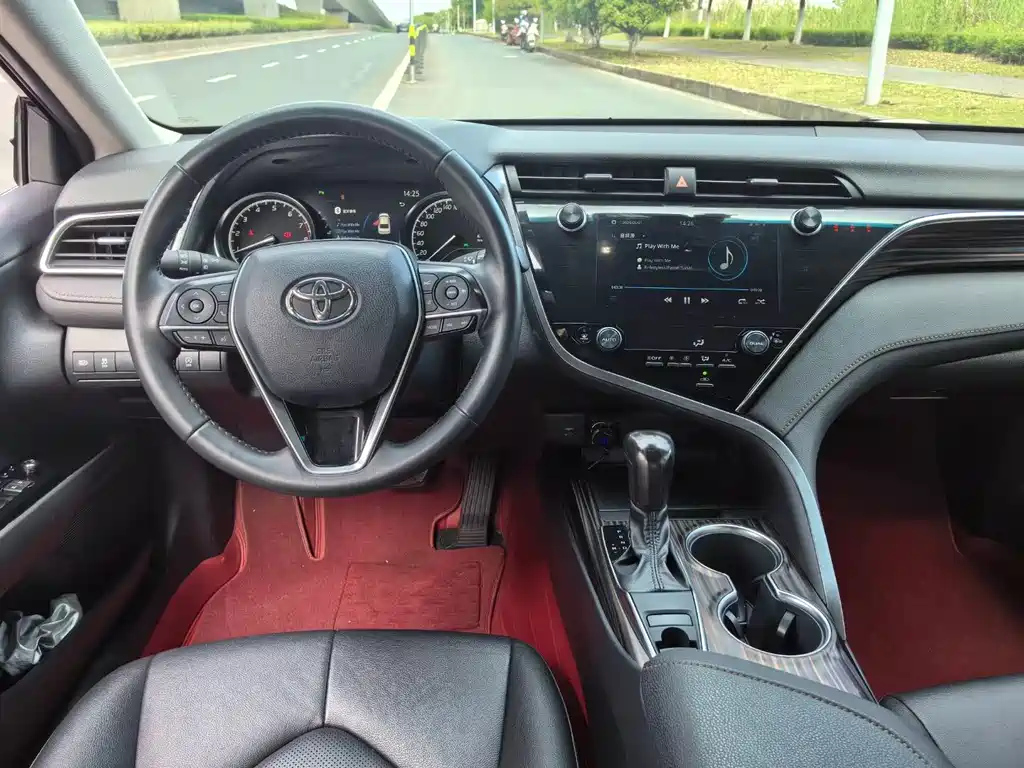 TOYOTA CAMRY 2021