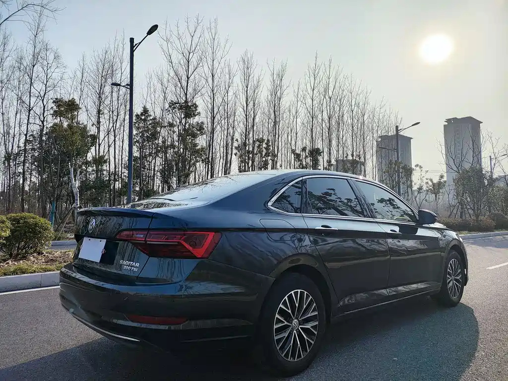 VOLKSWAGEN SAGITAR 2020