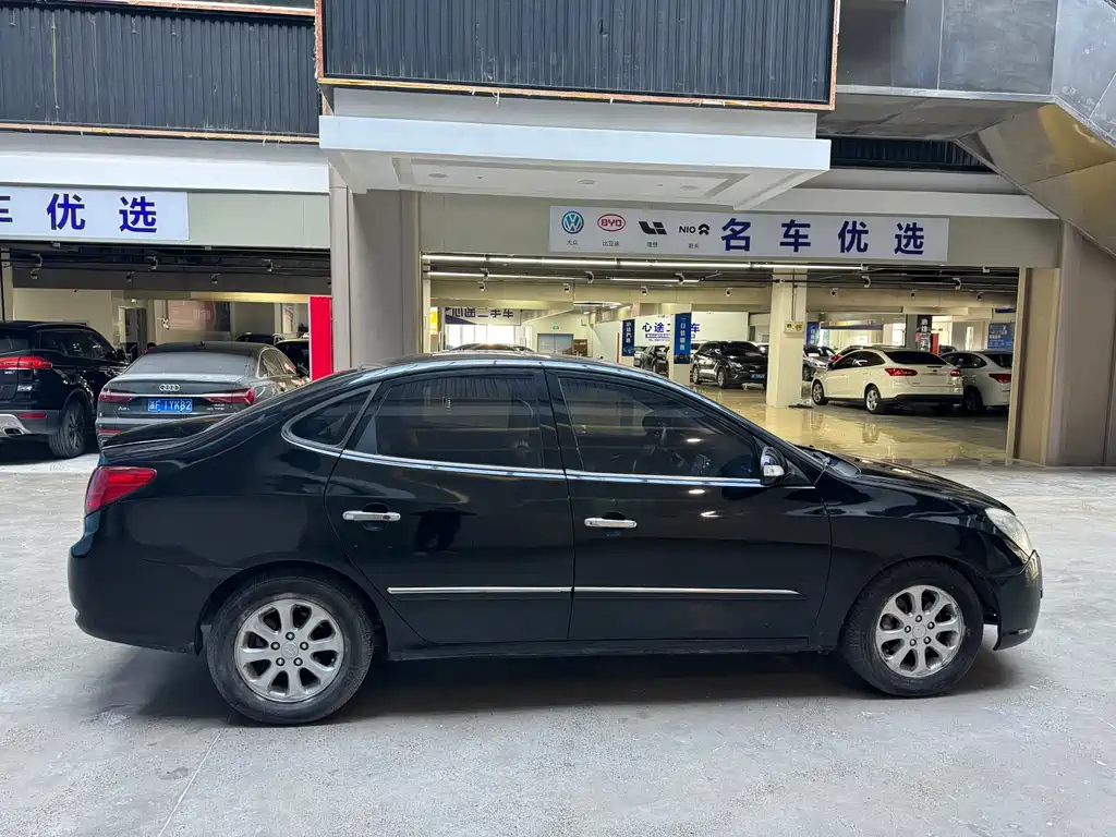 HYUNDAI CELESTA 2009