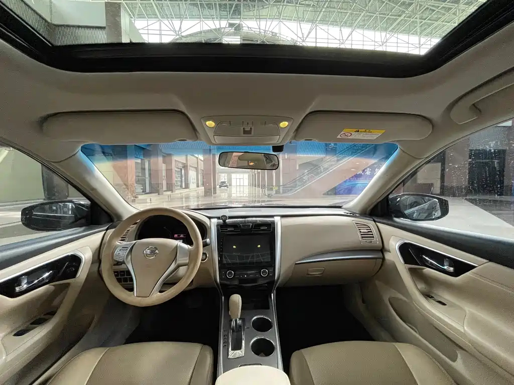 NISSAN TEANA 2017
