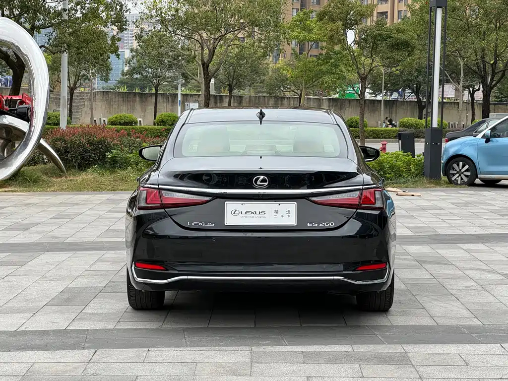 LEXUS ES 2021