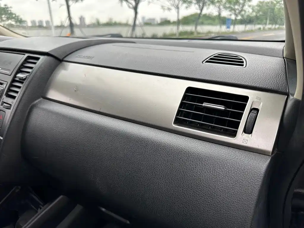 NISSAN TIIDA TIIDA 2010