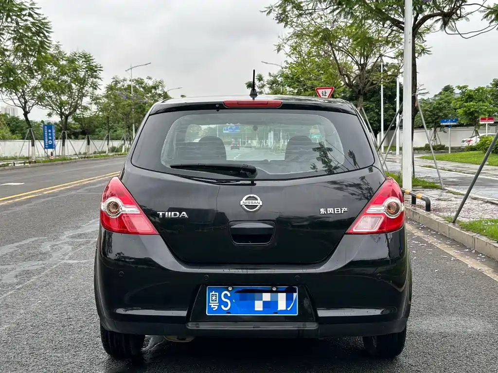NISSAN TIIDA TIIDA 2010
