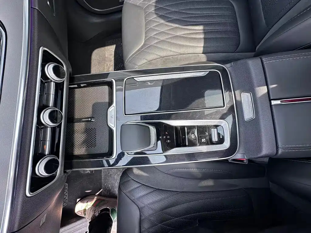 HONGQI HS5 2023