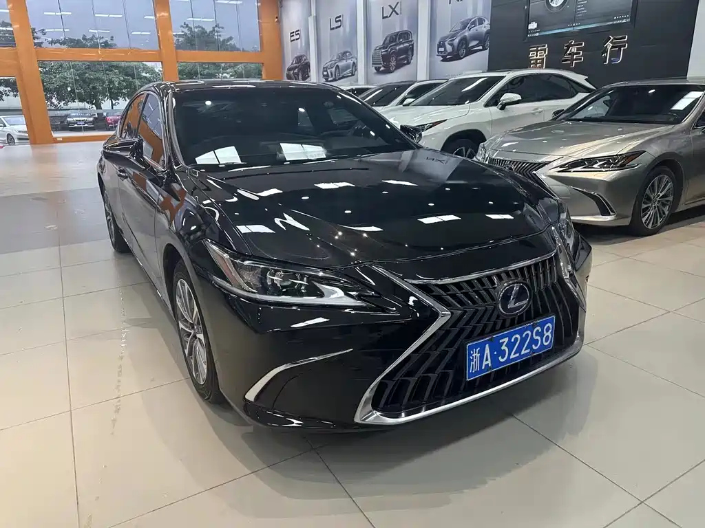 LEXUS ES 2023