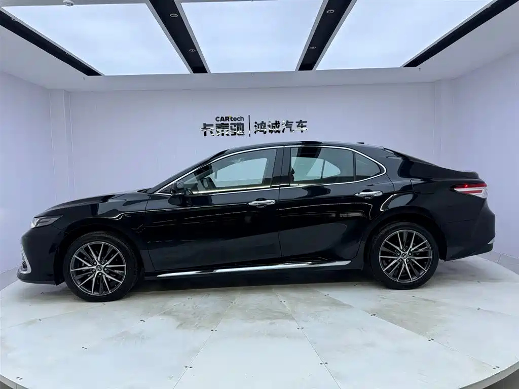 TOYOTA CAMRY 2023