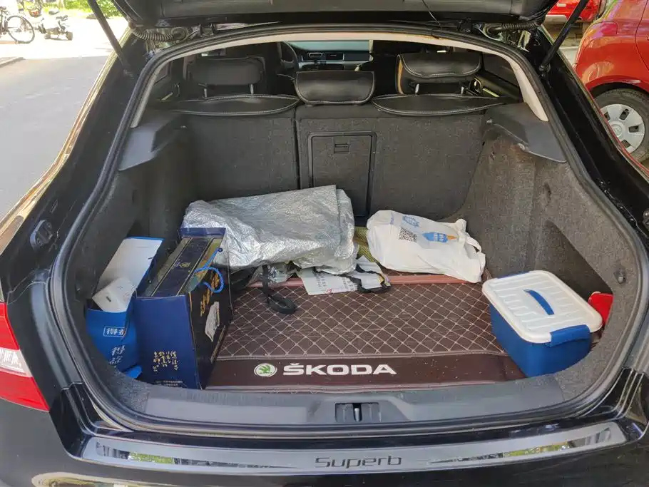 SKODA SUPERB 2014