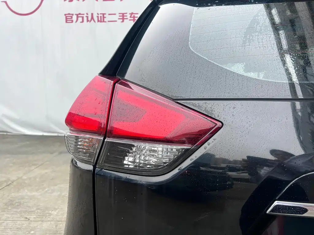 NISSAN X-TRAIL 2018