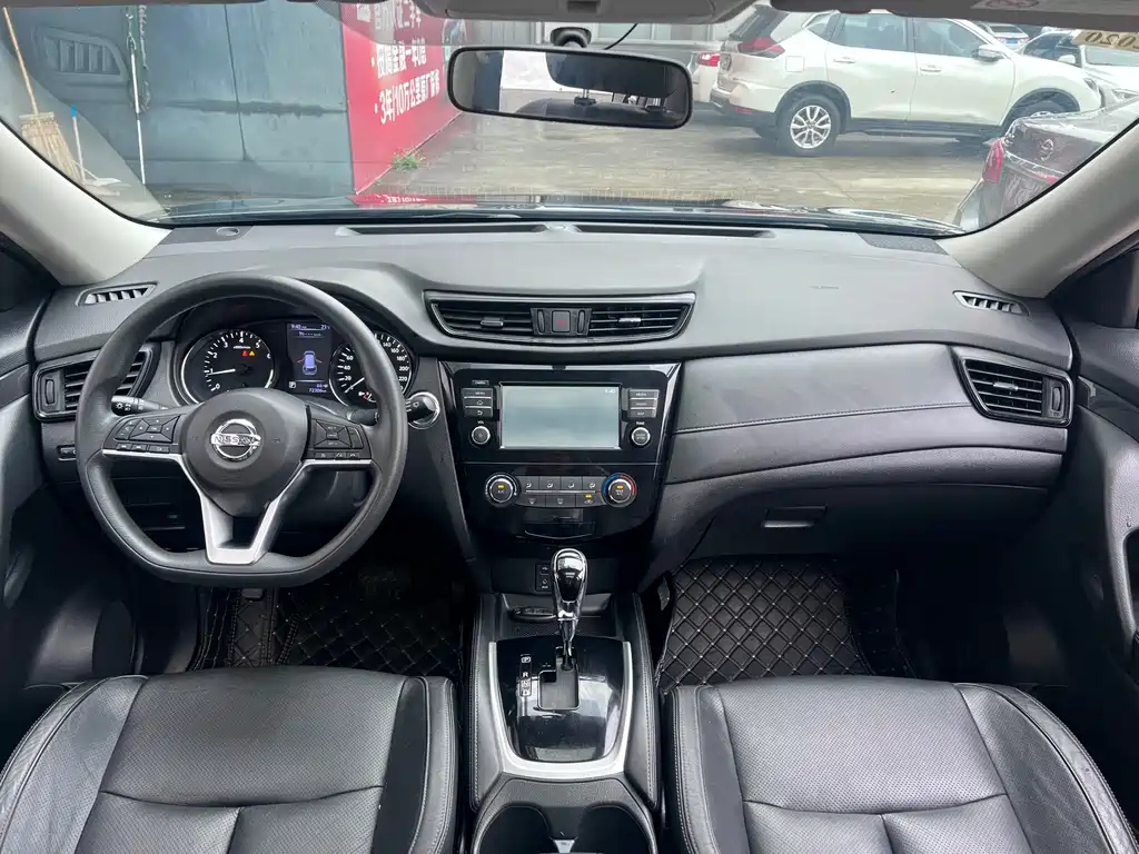 NISSAN X-TRAIL 2018