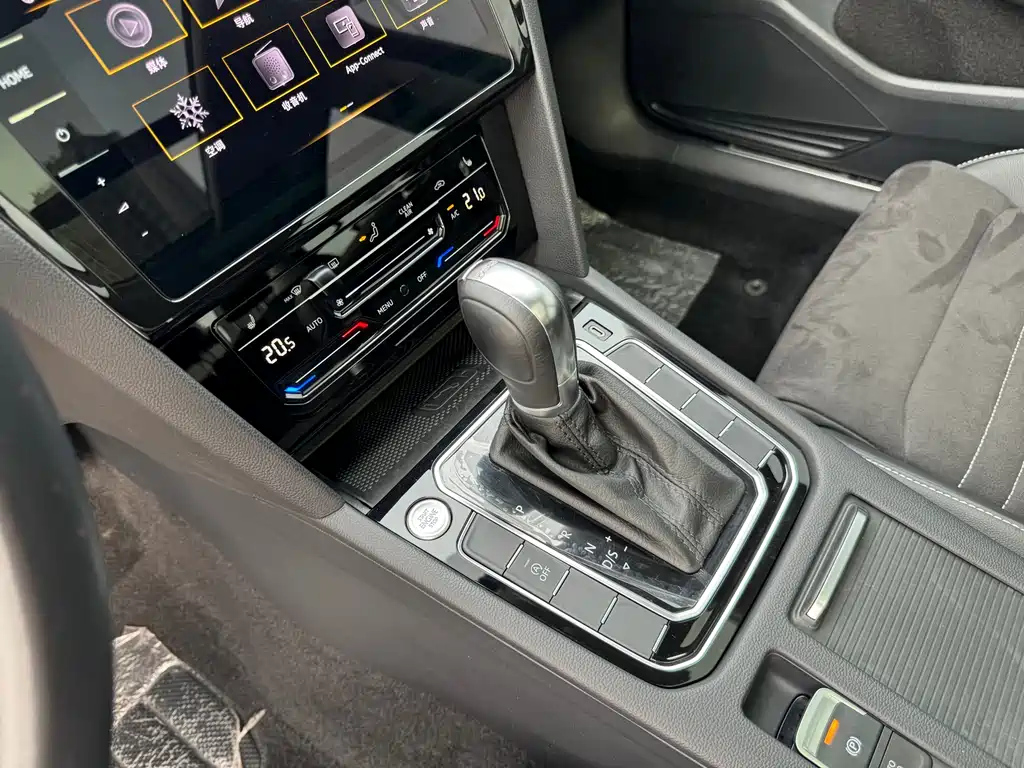 VOLKSWAGEN MAGOTAN 2022