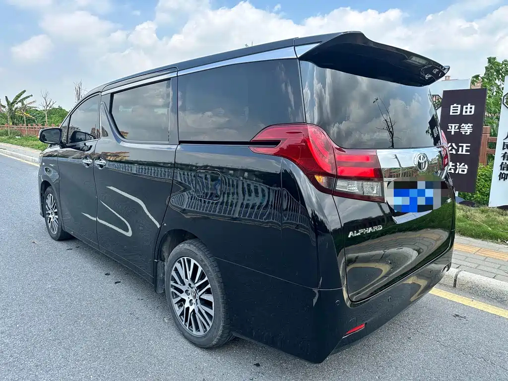 TOYOTA ALPHARD 2018
