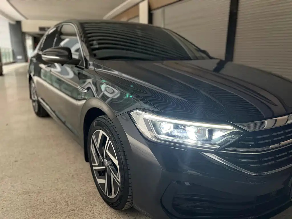VOLKSWAGEN SAGITAR 2023