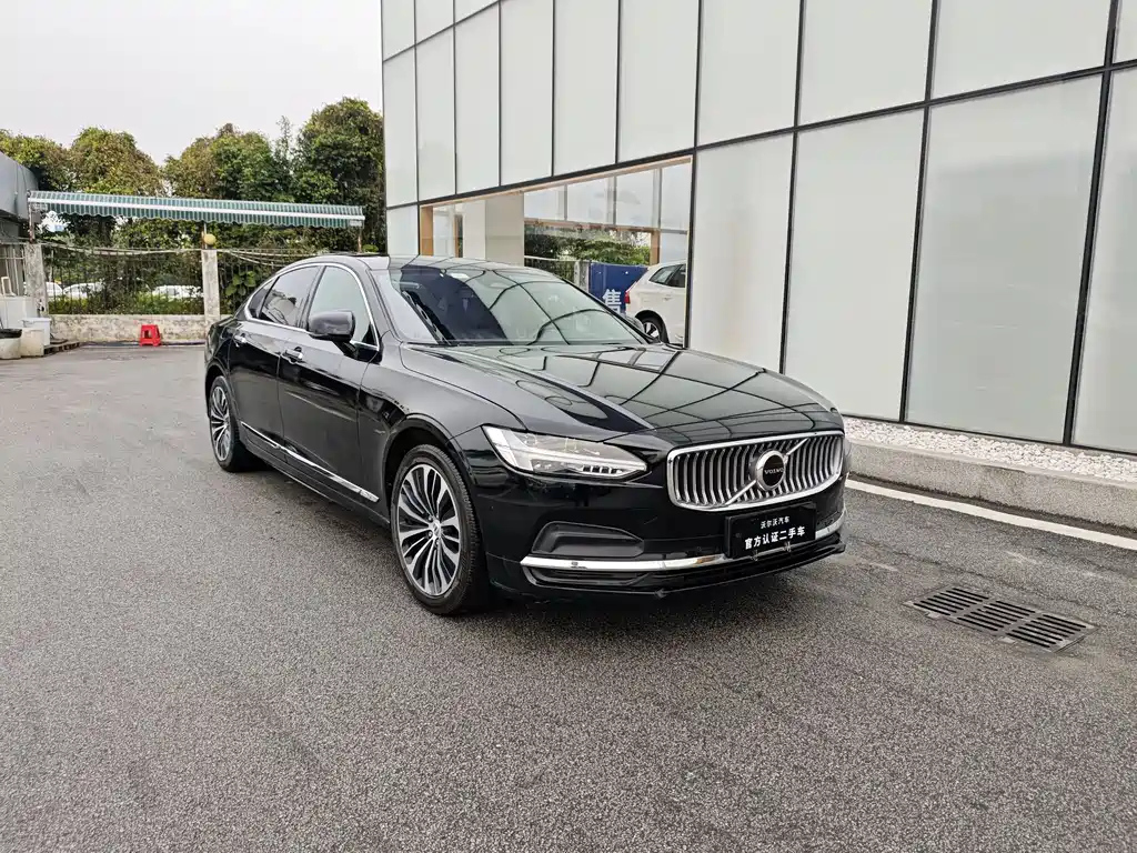 VOLVO S90 2023