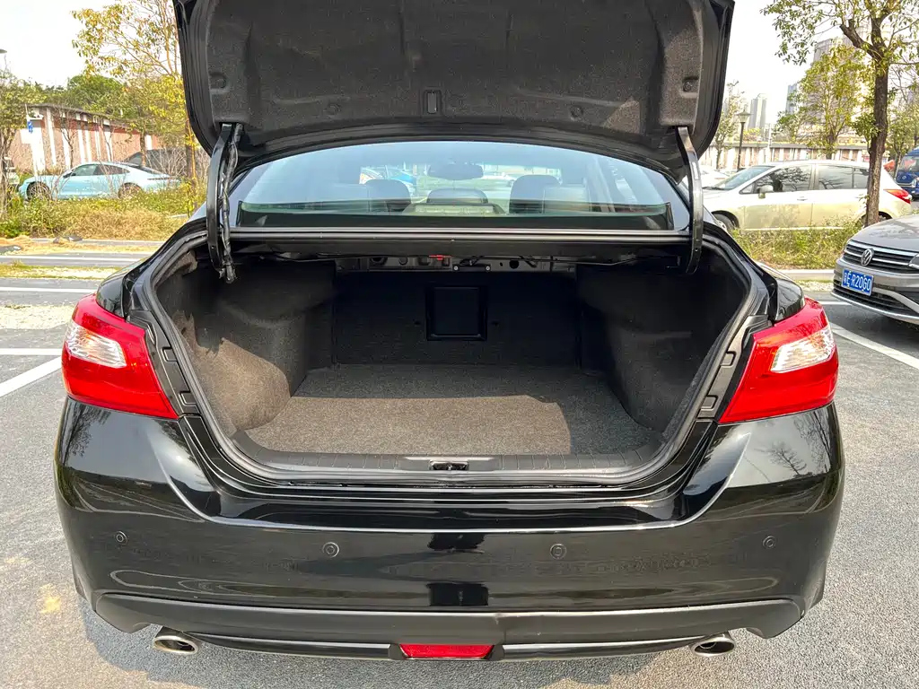 NISSAN TEANA 2018