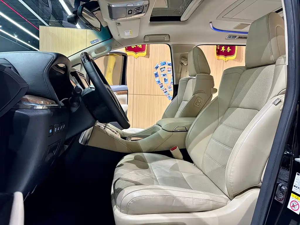 TOYOTA ALPHARD 2016