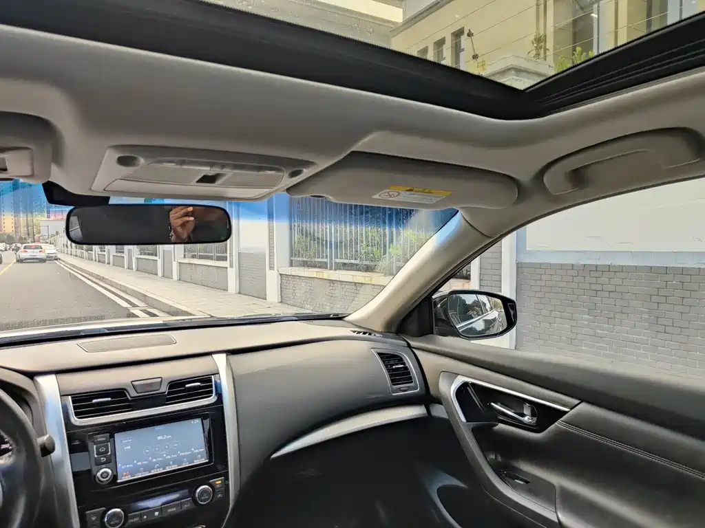 NISSAN TEANA 2016