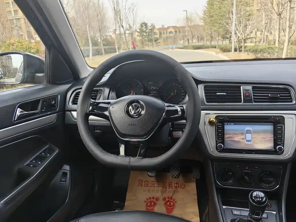 VOLKSWAGEN LAVIDA 2016