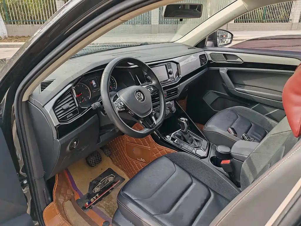 VOLKSWAGEN TAYRON 2020