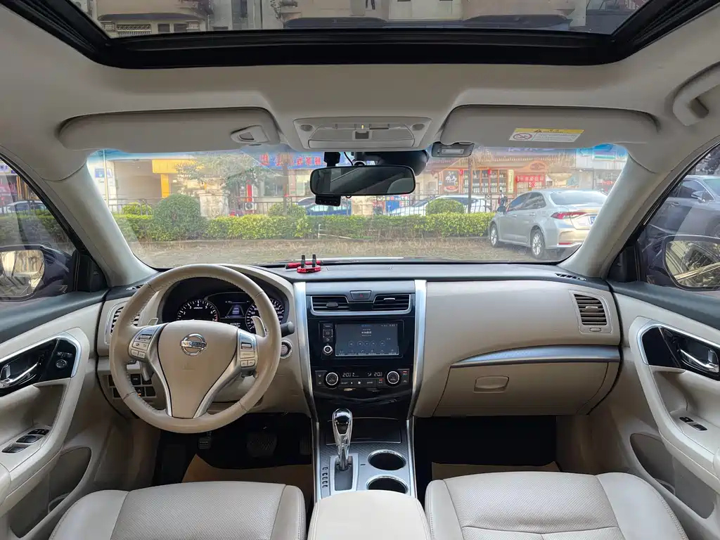 NISSAN TEANA 2018