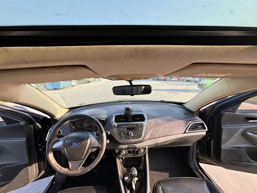 FORD ESCORT 2016