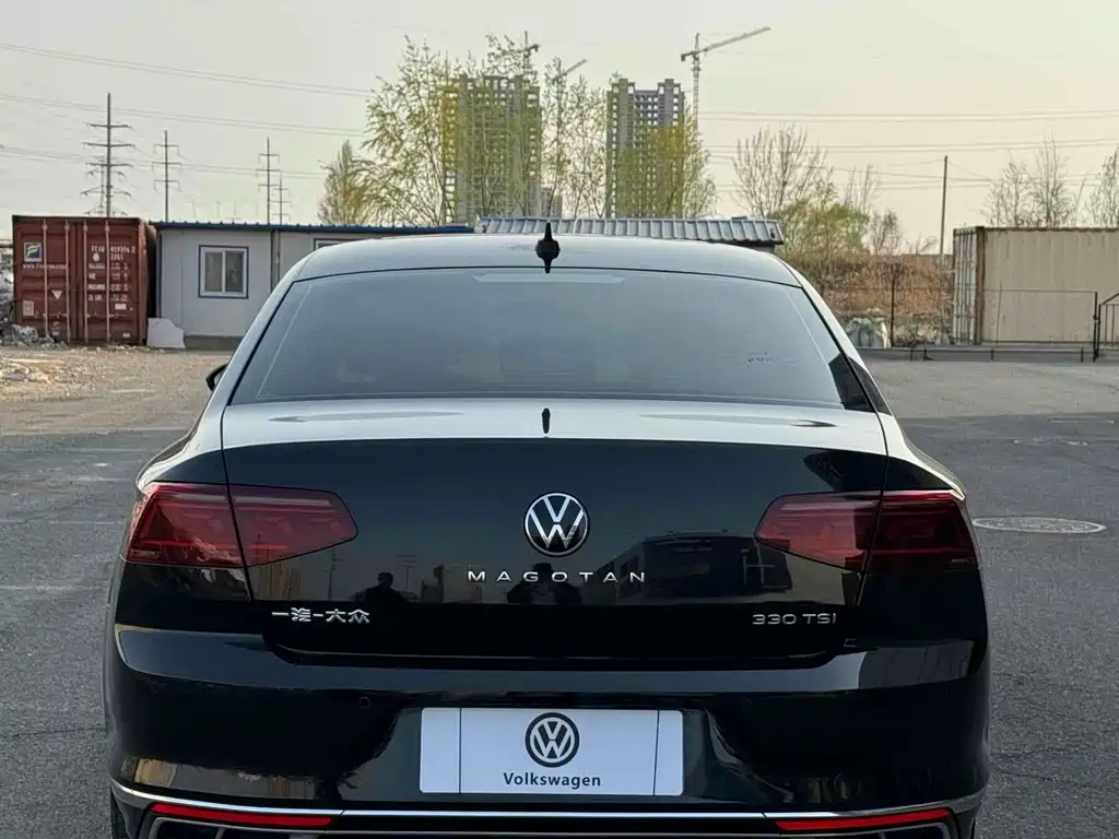 VOLKSWAGEN MAGOTAN 2023
