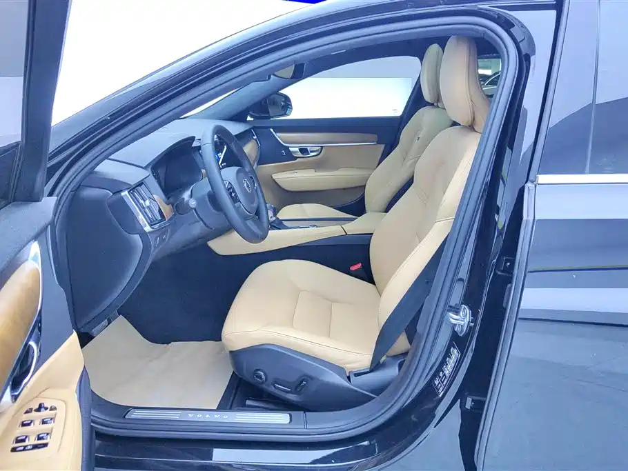 VOLVO S90 2020