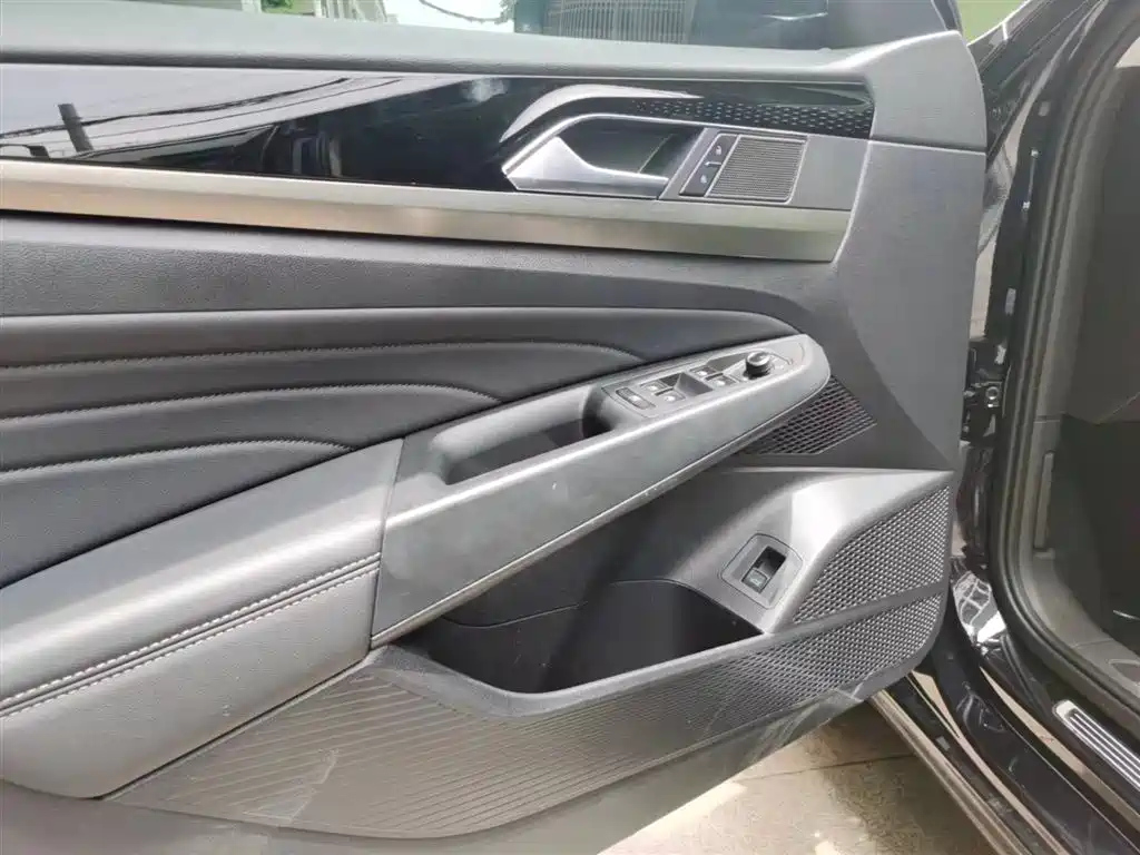 VOLKSWAGEN PASSAT 2021