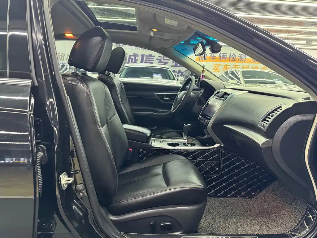 NISSAN TEANA 2019