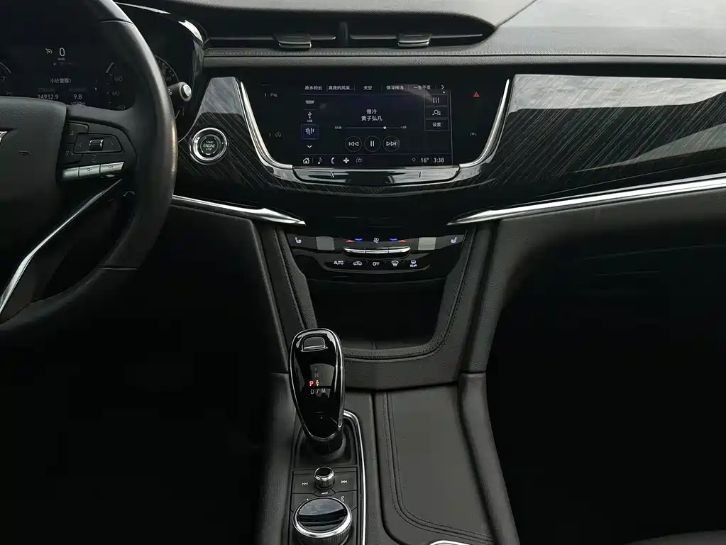 CADILLAC XT6 2021